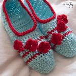 Posy Toes Slippers - the perfect slipper for spring and summer! So cute! Free #crochet pattern.