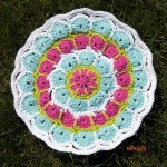 Magic Spike Mandala - free pattern! Makes gorgeous placemats and coasters and more with just one pattern!