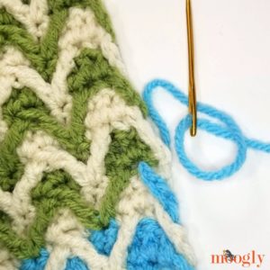 Bright Chevron Borderless Blanket - Free Pattern on Moogly