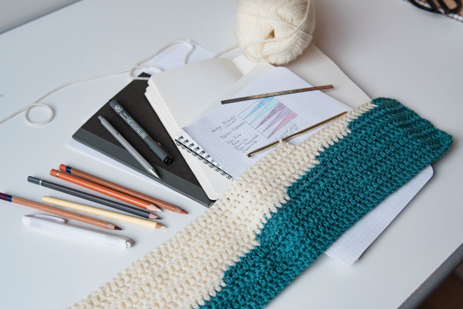 How to Increase and Decrease Crochet Foundation Stitches - Moogly