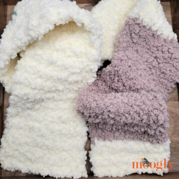 Hidden Pocket Crochet Scarf - Free Pattern on Moogly