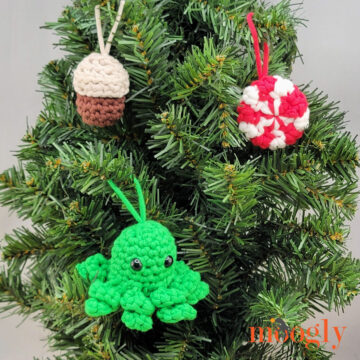 Crochet Acorn Ornament - free pattern on Moogly