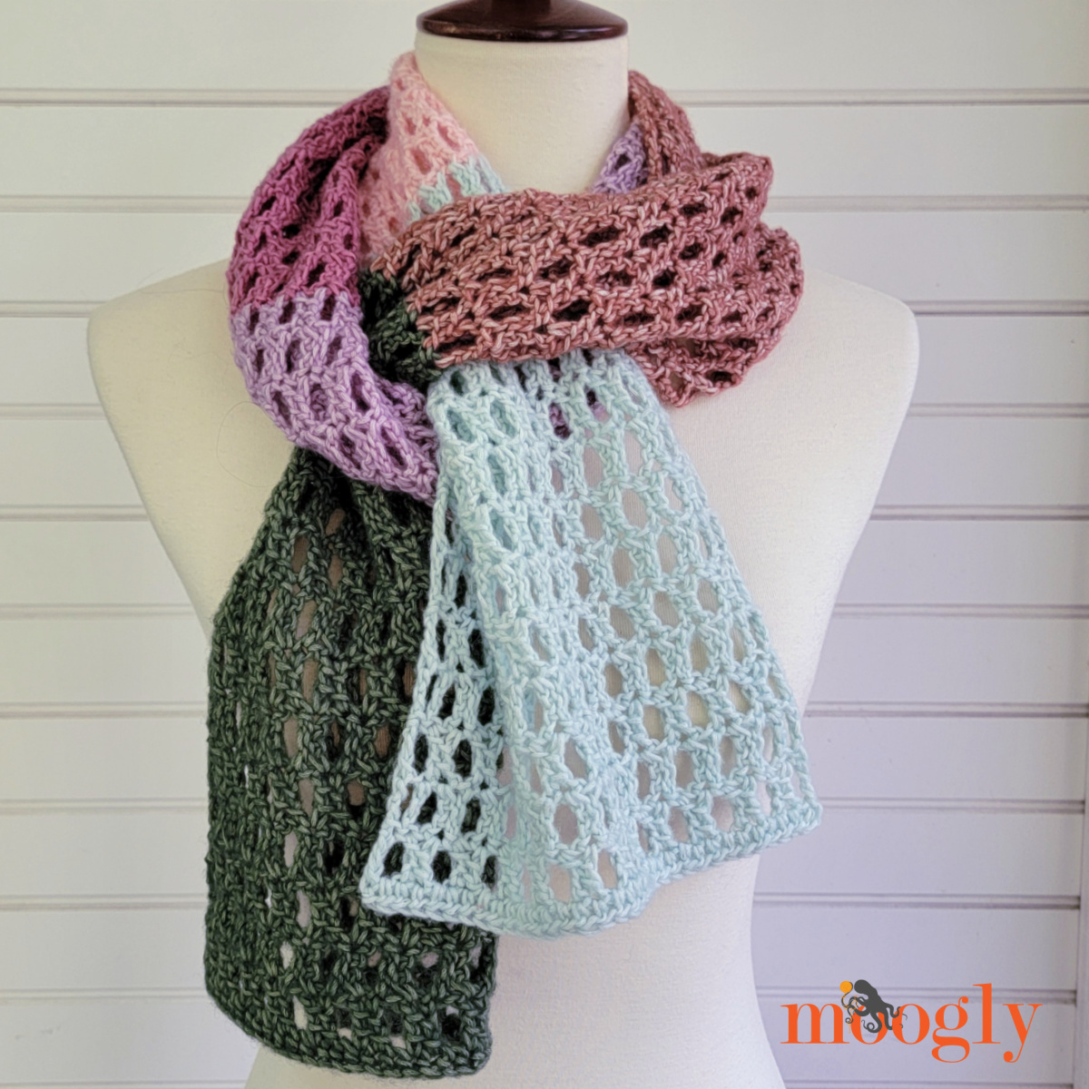 Edinburgh Evenings Scarf - Free Crochet Pattern on Moogly