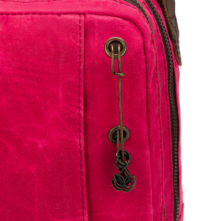 della Q and TL Yarn Crafts Vivid Rose Maker's Mini Messenger Giveaway